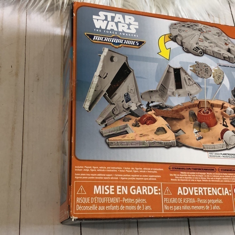 Star Wars The Force Awakens Micromachines Falcon Playset.  Sealed - Picture 7 of 7